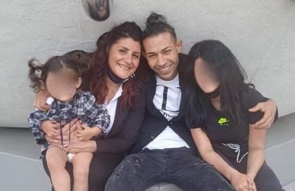 La lite, poi le coltellate. Marwen è morto in strada sotto gli occhi di moglie e figlie