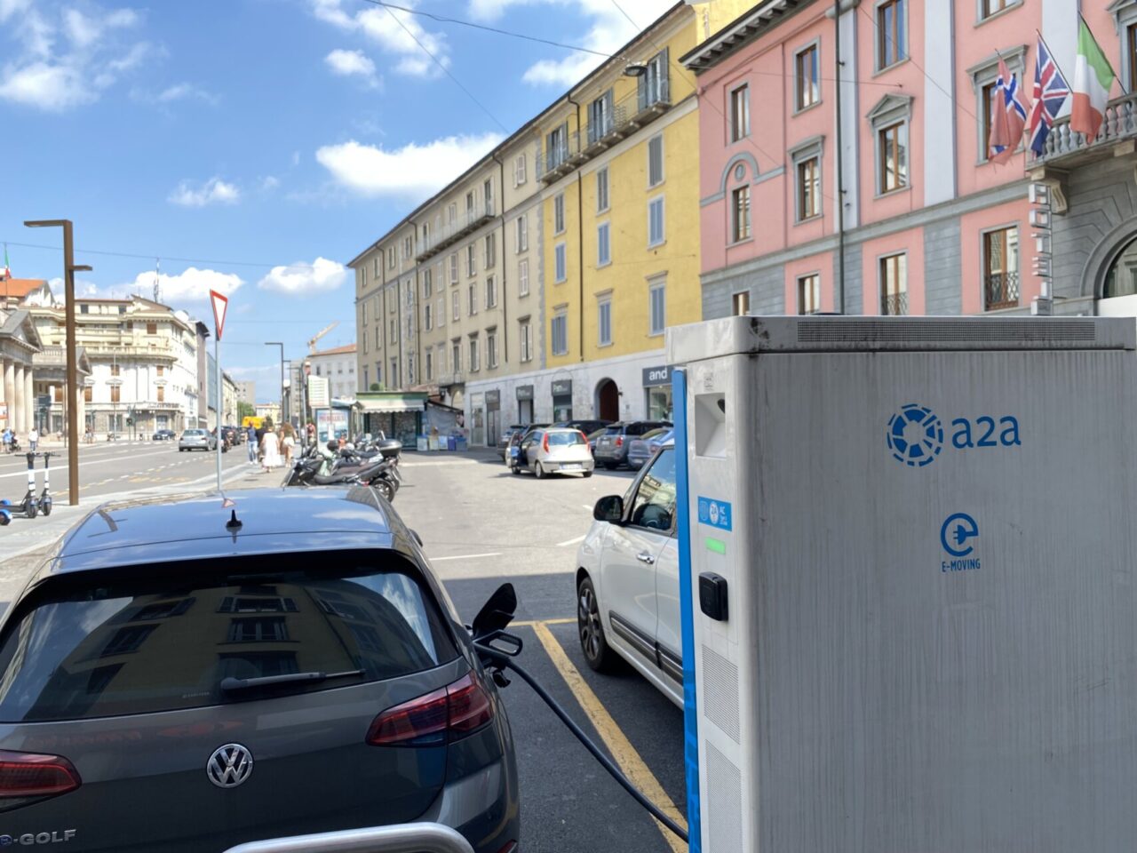Costano molto, ma le auto elettriche in Bergamasca hanno fatto boom