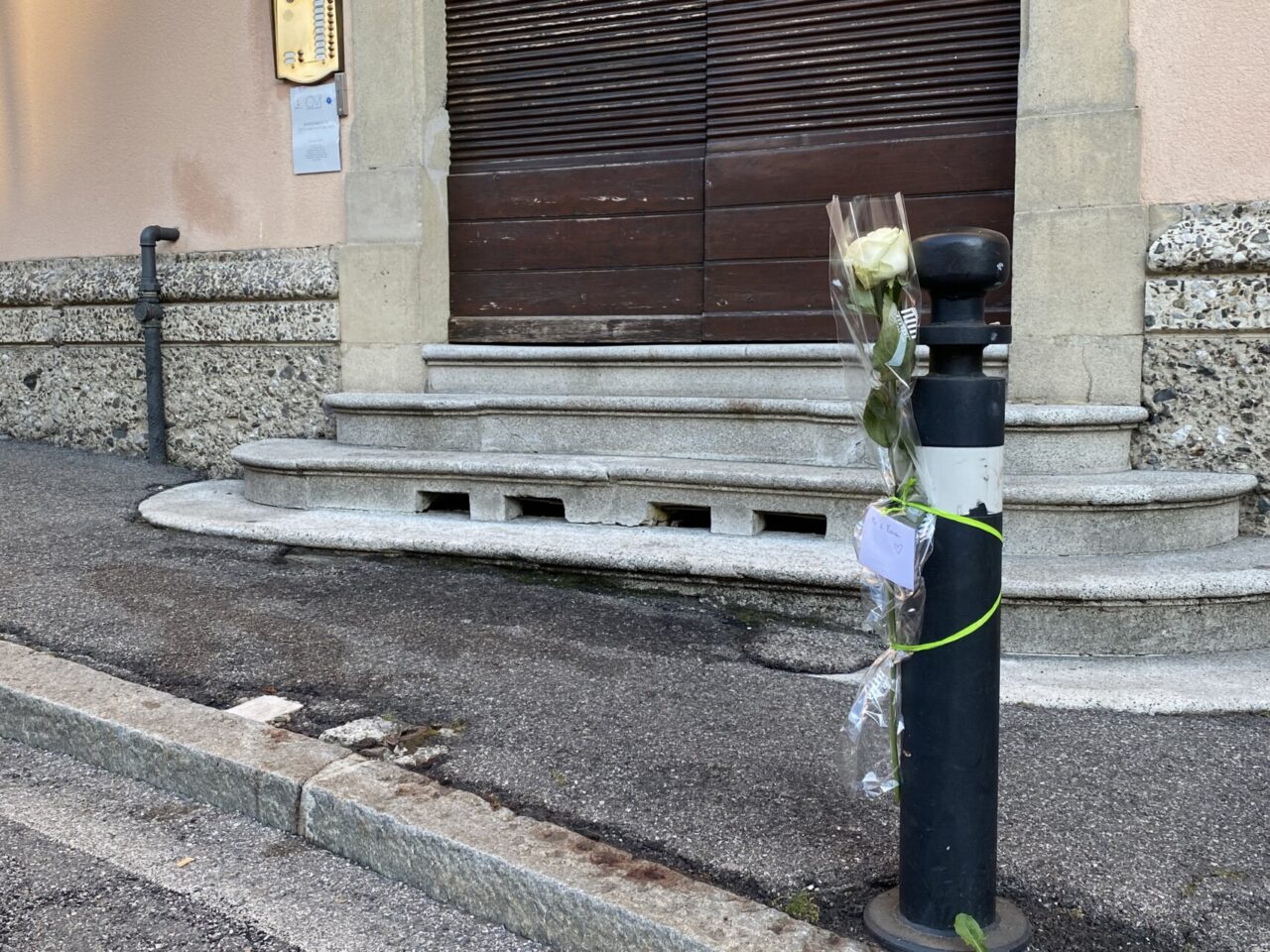 Omicidio di via Novelli, il 19enne dice di aver reagito per paura. I dubbi di chi indaga