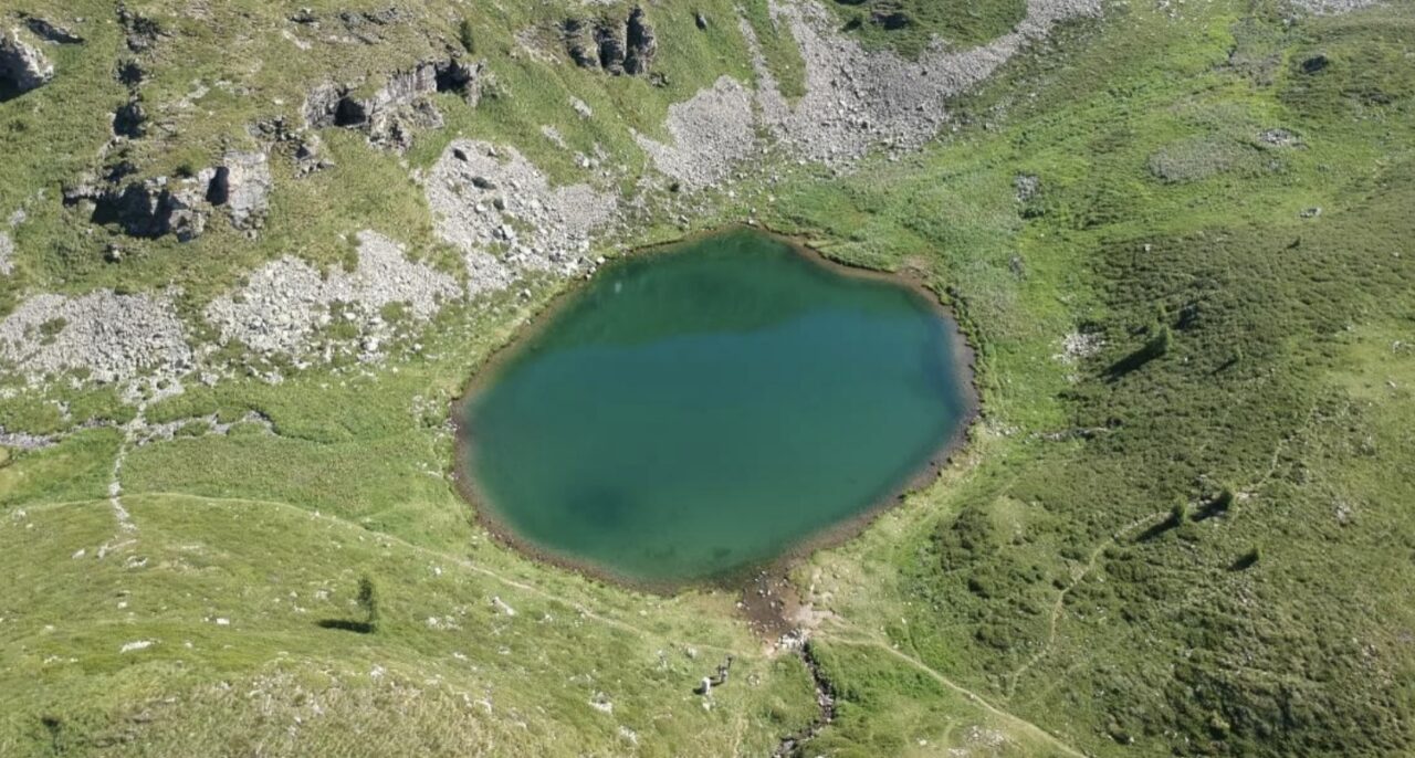 Il Lago delle Trote a Foppolo è salvo: stop al progetto per la centralina idroelettrica