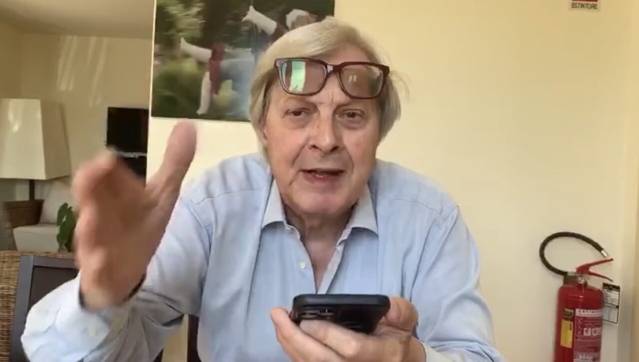 Sgarbi attacca Franceschini e Soprintendenza, per la ringhiera a Porta San Giacomo