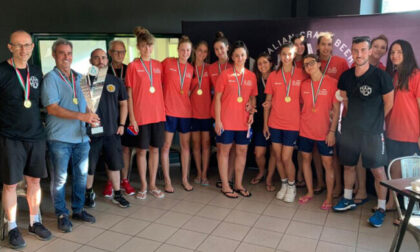 Le ragazze dell’Hammer Celadina Volley Bergamo a Villa d’Adda con la Coppa Italia