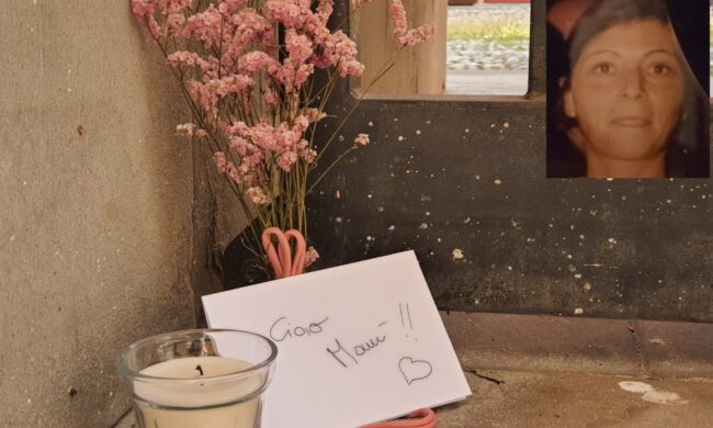 La lite per un ventilatore, poi la coltellata della figlia alla schiena. Così è morta Manuela