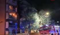 Incendio nella notte in un appartamento a Cene, evacuata l'intera palazzina