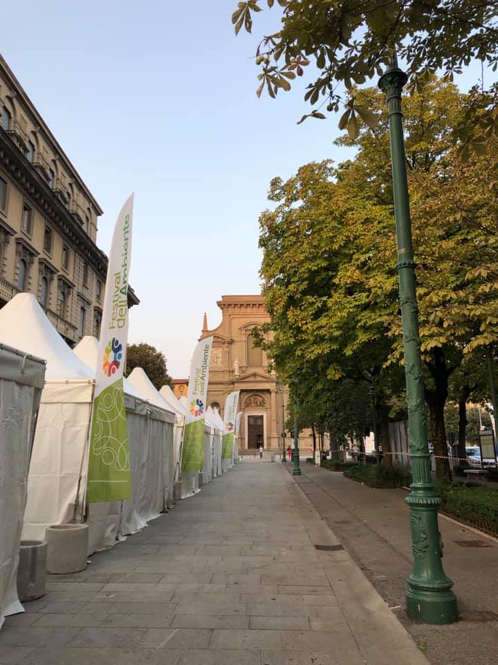 Torna il Festival della Sostenibilità sul Sentierone: incontri, laboratori e test di auto elettriche