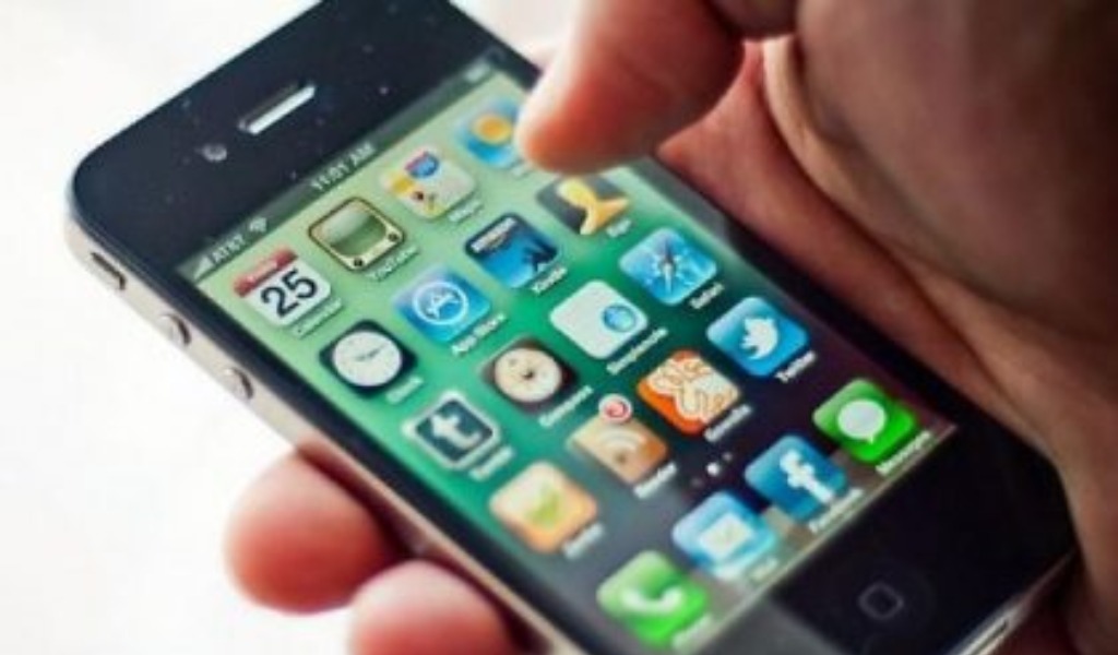 Tornano le truffe via Whatsapp in Bergamasca: a Gorle il “trucco” del cellulare perso
