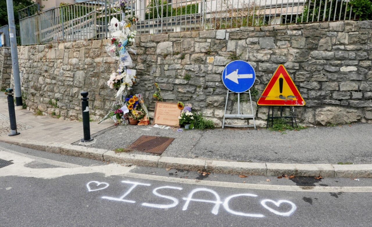 Domani i funerali di Isac, morto a 17 anni dopo un incidente in moto a Monterosso