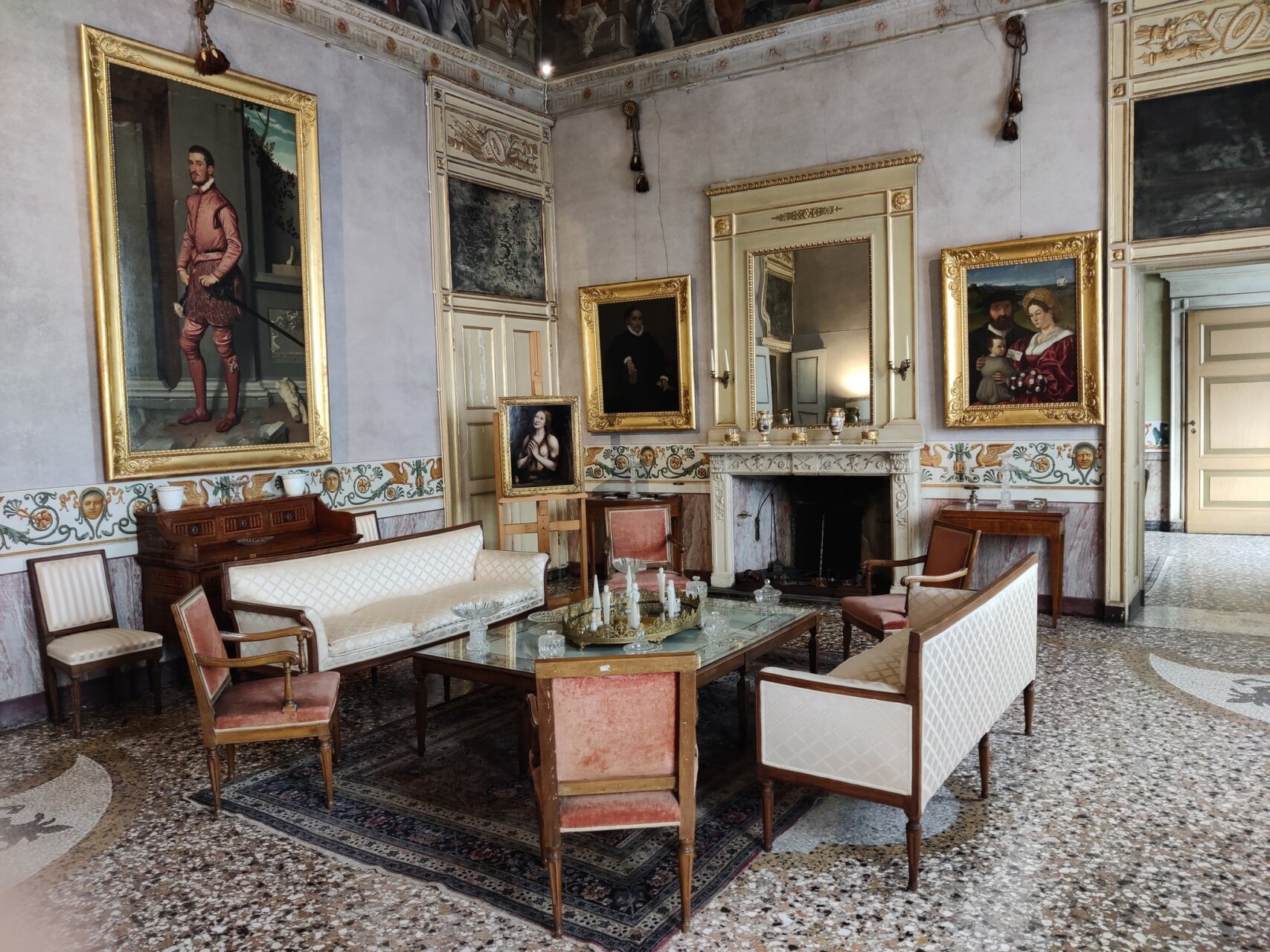 Palazzo Moroni, Bergamo - Sala dell'età dell'oro_Foto Matteo Cupella_2021_(C) FAI -Fondo per l'Ambiente Italiano