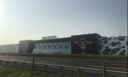 Oriocenter è "unexpected": la nuova facciata del centro commerciale più grande d'Europa