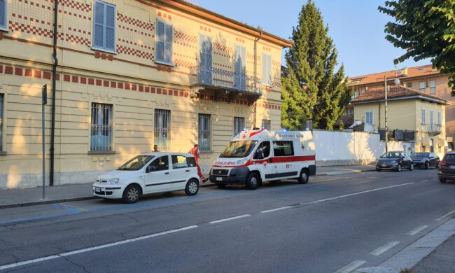 Treviglio, 28enne soccorso dopo essersi spruzzato lo spray al peperoncino negli occhi