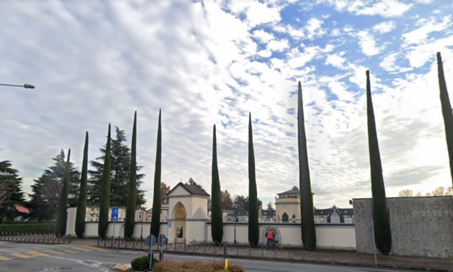 Due tombe profanate per cercare oro e gioielli: “Un gesto che supera ogni limite”