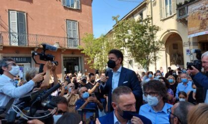Giuseppe Conte a Treviglio, tra critiche a Salvini e ai... troppi supermercati