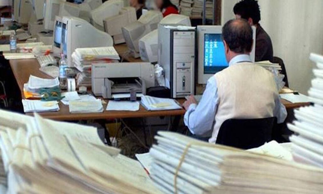 La Cisl contro il ritorno in ufficio dei dipendenti pubblici: «Lo smart-working deve continuare»