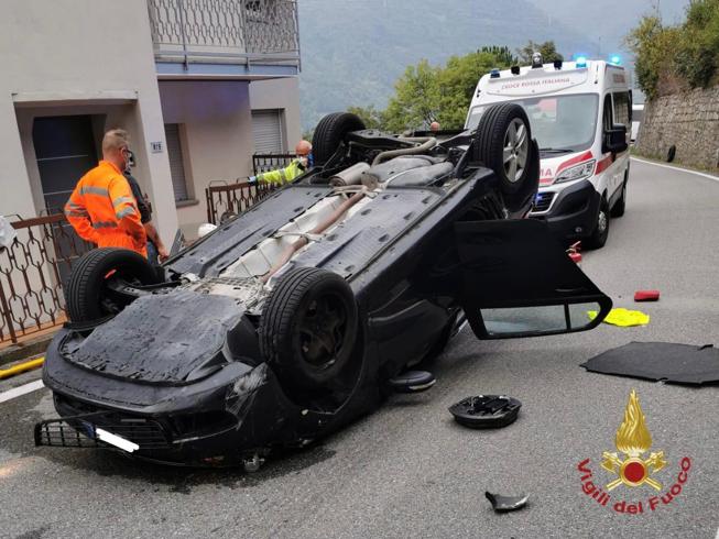 Un’auto si ribalta a Ranzanico. Ferita ma non in modo grave la 38enne alla guida