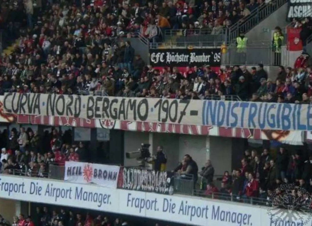 Addio Curva Nord, solidarietà da Francoforte: «Tornate a divertirvi tra voi e con la Dea»