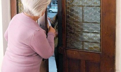 Tornano le truffe porta a porta in Bergamasca: come difendersi (e recedere il contratto)