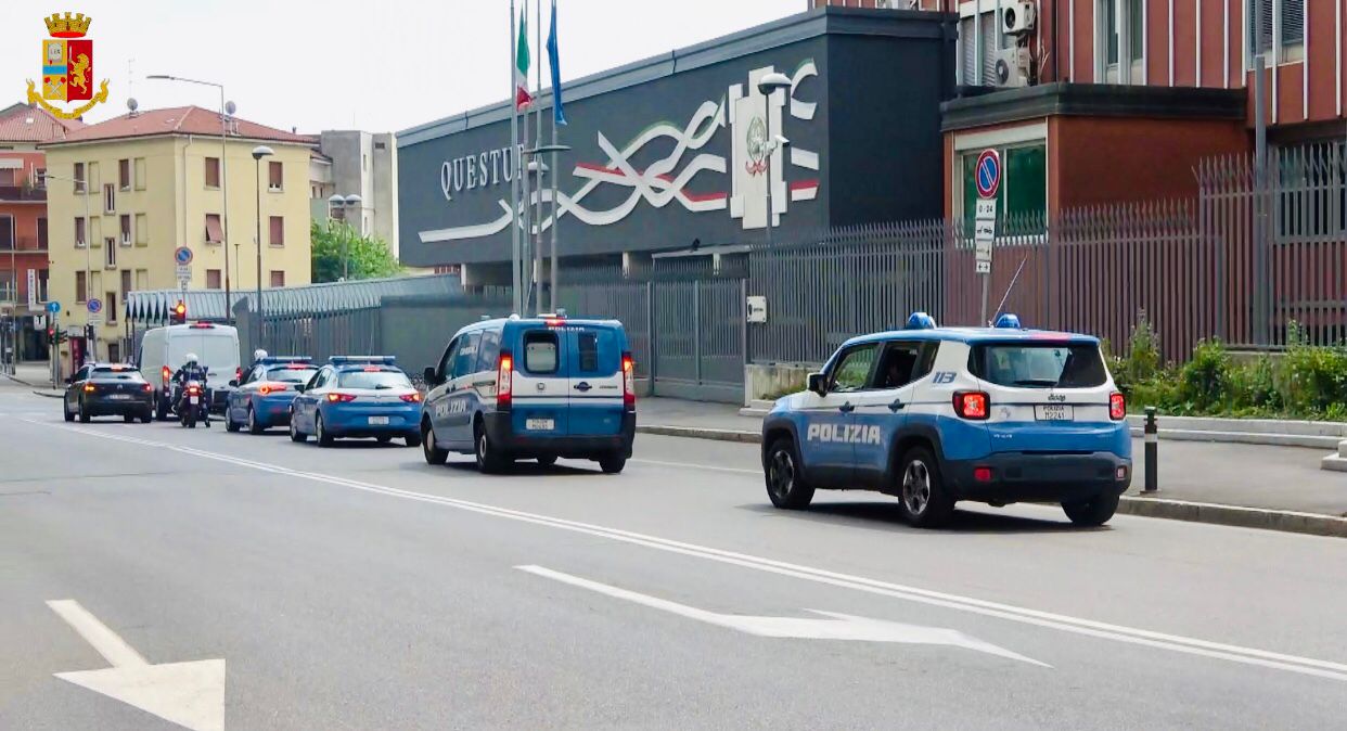 Insultato per aver saltato la fila al McDrive, picchia un cliente: Daspo Willy a un 32enne