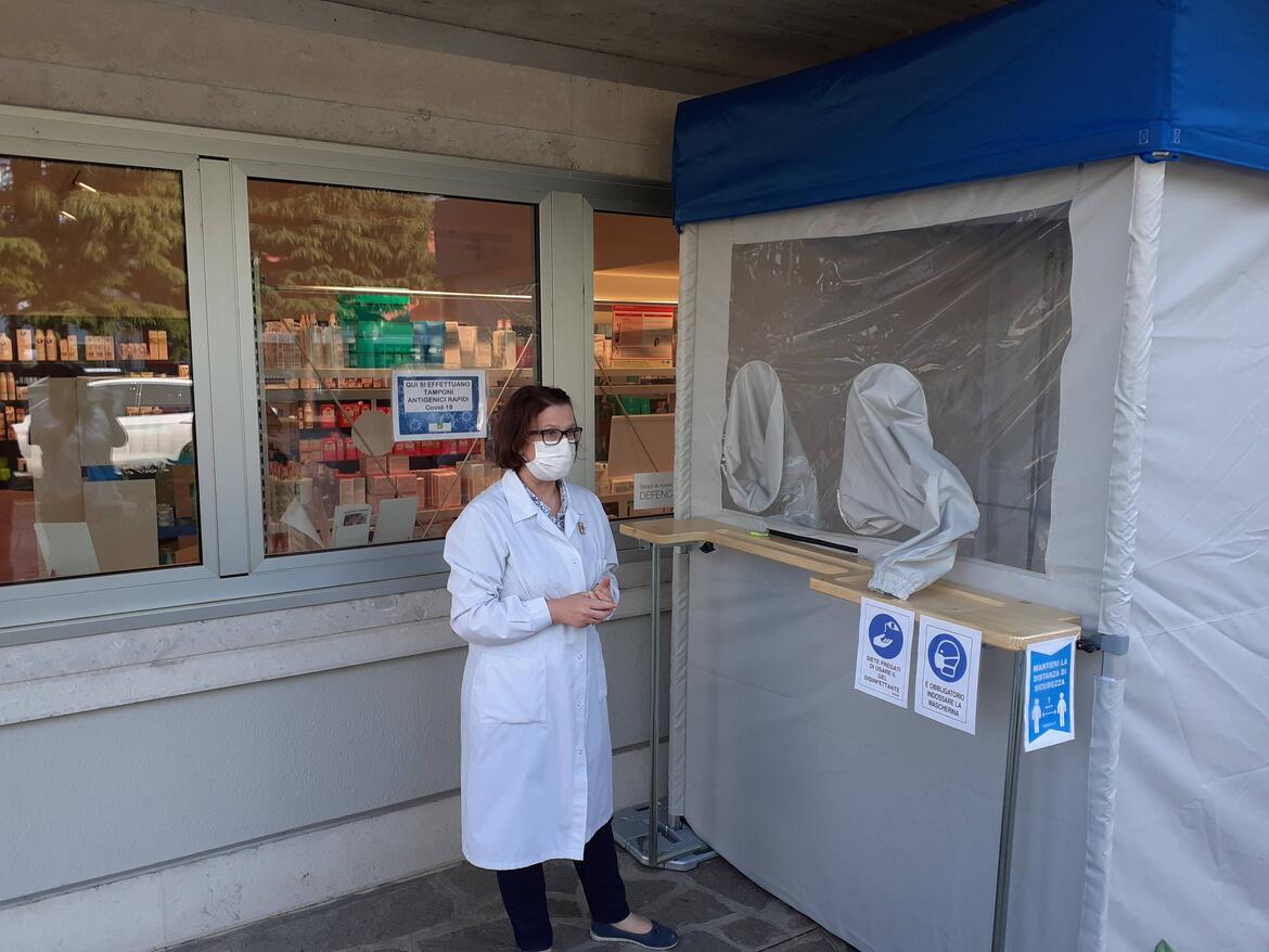 Green Pass obbligatorio, agende delle farmacie da tutto esaurito per i tamponi