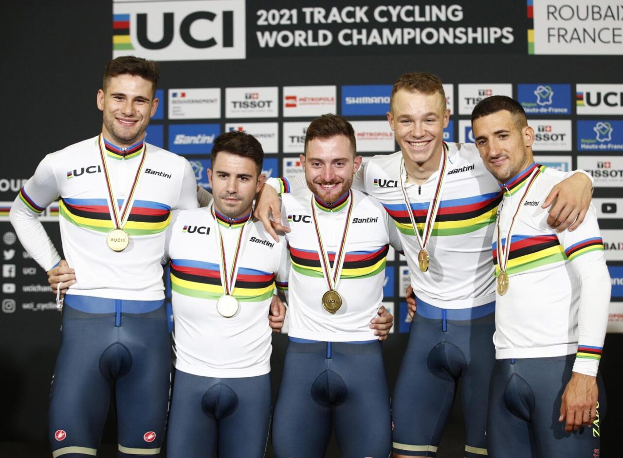 Simone Consonni fa il bis: oro ai mondiali di ciclismo nell’inseguimento a squadre