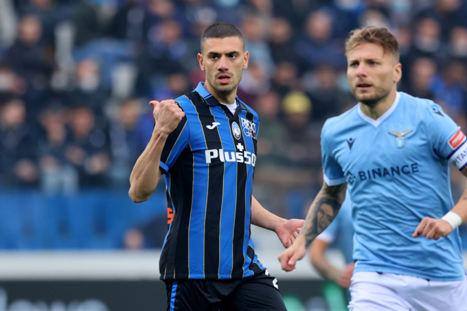 Un’Atalanta da zona Cesarini: con due gol nel recupero (di primo e secondo tempo) fa 2-2 con la Lazio