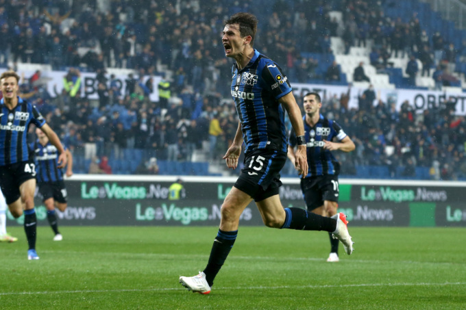Il ruggito della Nord (ma quella monetina…) spingono l’Atalanta al 2-2 con una bella Lazio