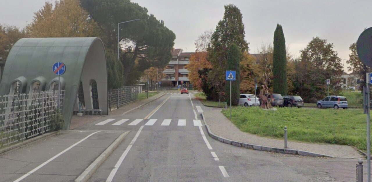 Ladri in azione nel parcheggio del cimitero, svaligiate le automobili di due runner