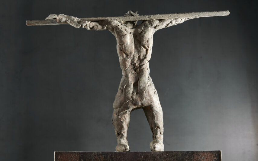 La meravigliosa Via Crucis di Viveka Assembergs per il Sentiero di Papa Giovanni