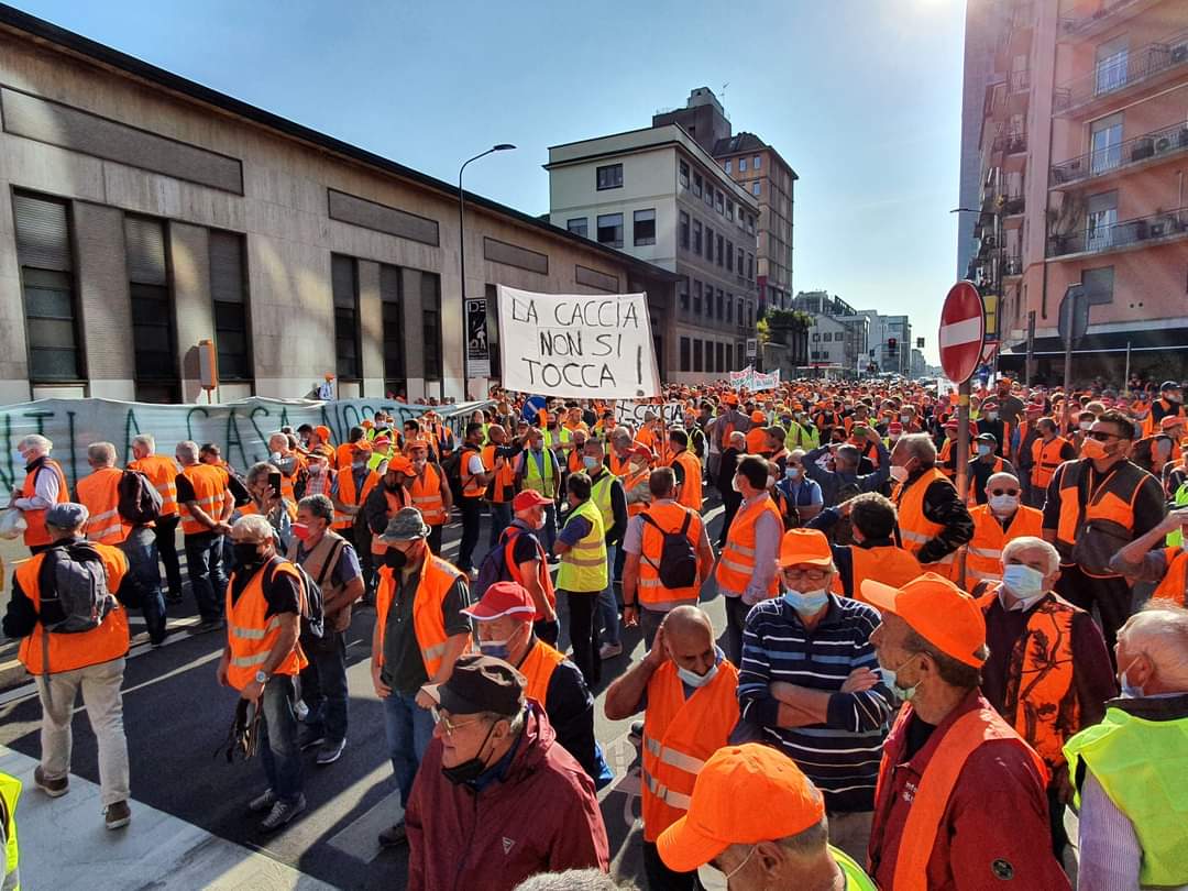 C’erano tanti giovani bergamaschi in piazza a Milano per difendere la caccia