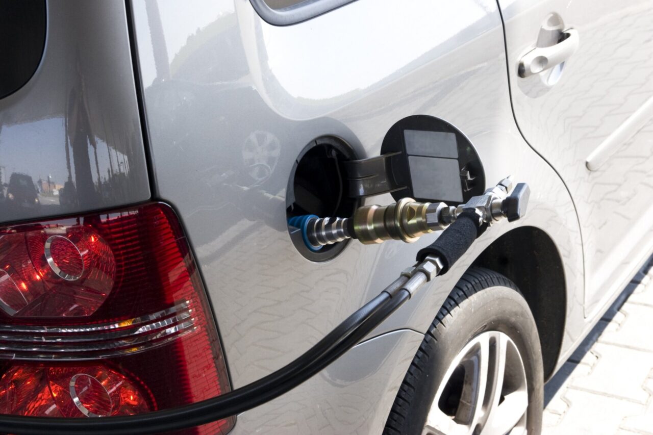 Il caro carburante non si ferma: aumenti fino al 40 per cento