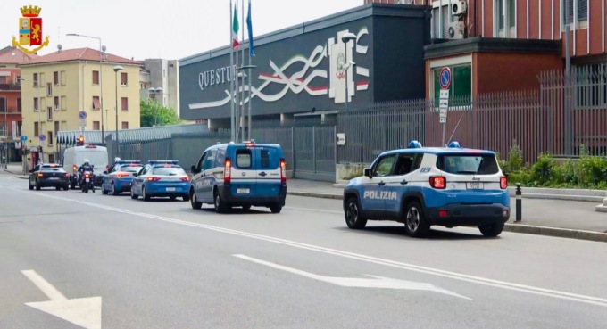 Si sono distinti in servizio, per merito e anzianità: il questore premia quattro agenti