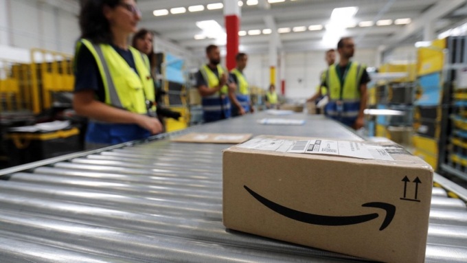 Black Friday, revocato lo sciopero dei corrieri Amazon: accordo raggiunto coi sindacati