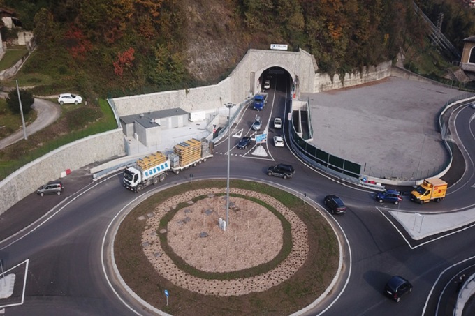 Stamattina, alle 9.50, ha aperto (finalmente) la variante di Zogno