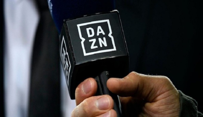 Dazn, stop alla visione su due dispositivi per gli abbonati: interrogazione parlamentare della Lega