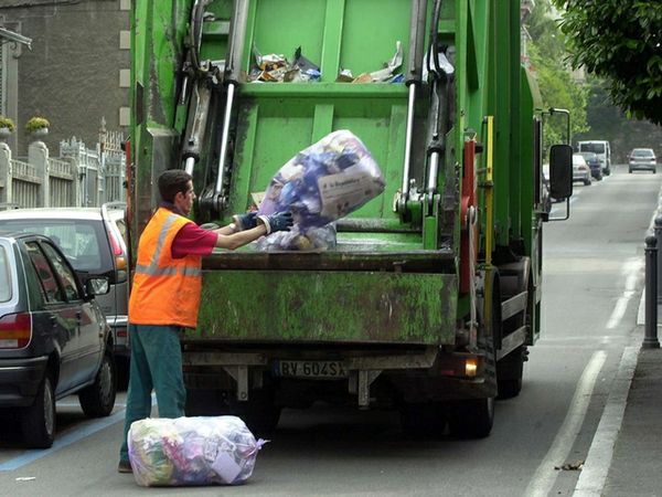 Situazione rifiuti: bene la raccolta differenziata, fondamentale il ruolo dei Comuni
