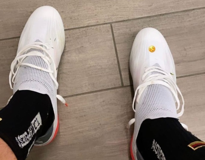 Scarpe da calcio, una foto su Instagram e il rientro sempre più vicino: Gosens sta tornando
