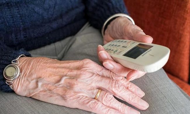 Chiamato da un finto operatore della banca e da un falso maresciallo: pensionato sventa la truffa