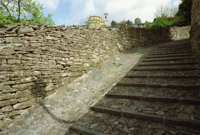 Città Alta, via libera al restauro delle scalette di via Cornasello e vicolo Fontanabrolo