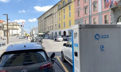 Sosta gratis nelle strisce blu: a Bergamo sarà solo per le auto ibride più ecologiche