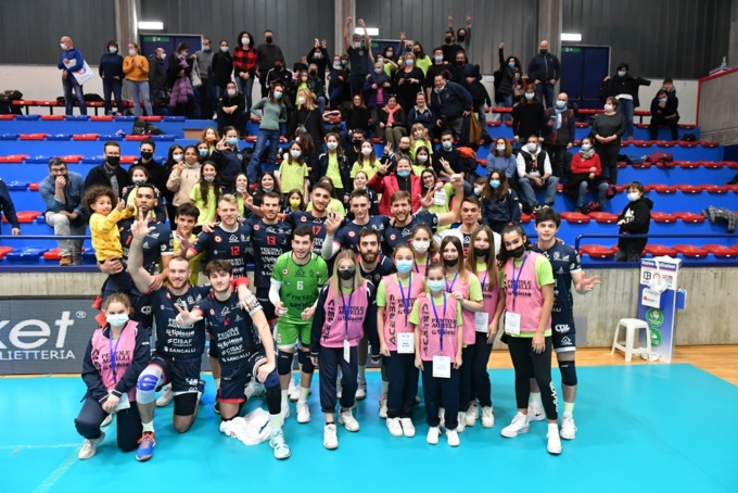 Il PalaPozzoni di Cisano è il fortino dell’Agnelli Tipiesse: battuta (3-0) anche Ortona