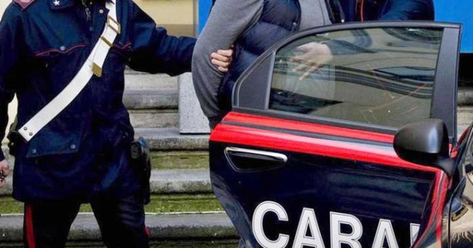 Ruba una Porsche a Bergamo e se ne va al bar nel Bresciano: arrestato