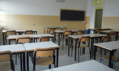 Focolaio Covid a Cisano: scuola elementare chiusa e tamponi a tutti i bambini