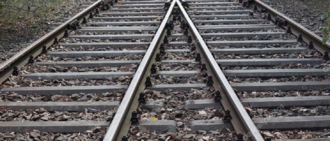 Donna morta investita dal treno a Treviglio: linea ferma
