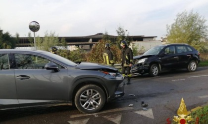 Schianto frontale lungo la Provinciale 103, un ferito in ospedale