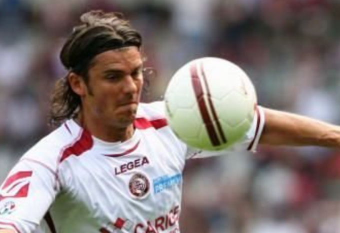 L’ex giocatore atalantino Simone Pavan donerà il midollo osseo al figlio malato