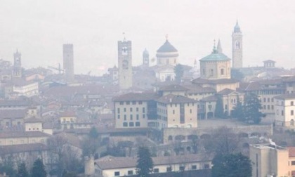 Alta concentrazione di Pm10 nell'aria, a Bergamo scattano le limitazioni ai veicoli