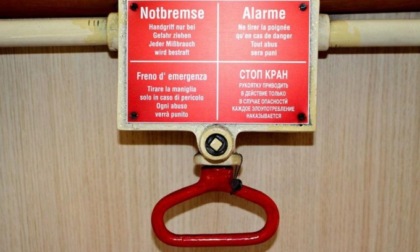 Azionava i freni d'emergenza dei treni in corsa: arrestato dopo oltre 100 episodi