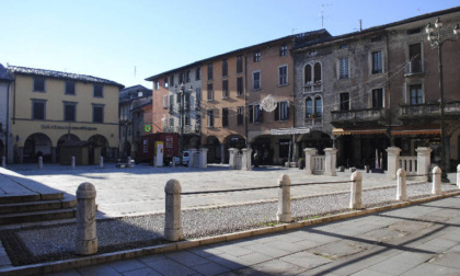 Perde i sensi per colpa del troppo alcol in pieno centro a Romano di Lombardia