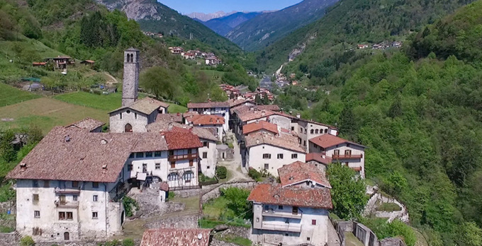 L’antico mulino dei Tasso, a Camerata Cornello, verrà trasformato in un museo-locanda