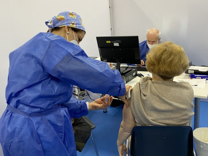 Nei primi dieci giorni del 2022 in Bergamasca eseguite quasi 100 mila vaccinazioni