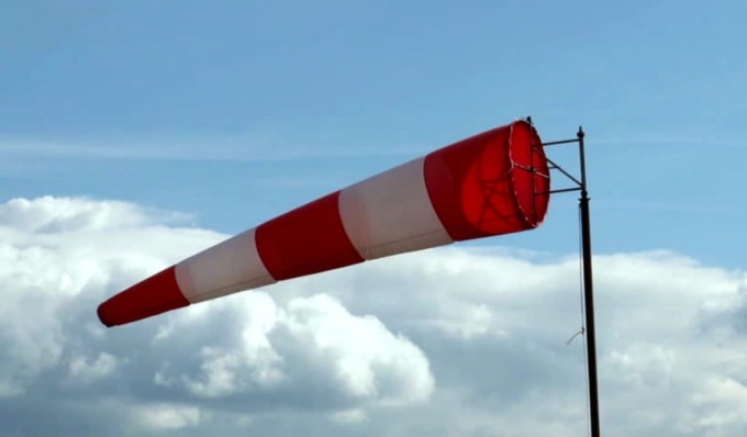 Forti raffiche di vento in Bergamasca, diversi gli interventi dei Vigili del fuoco